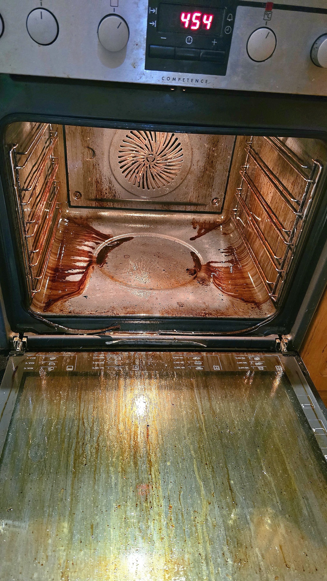 Before photo for Oven and Fridge Cleaning