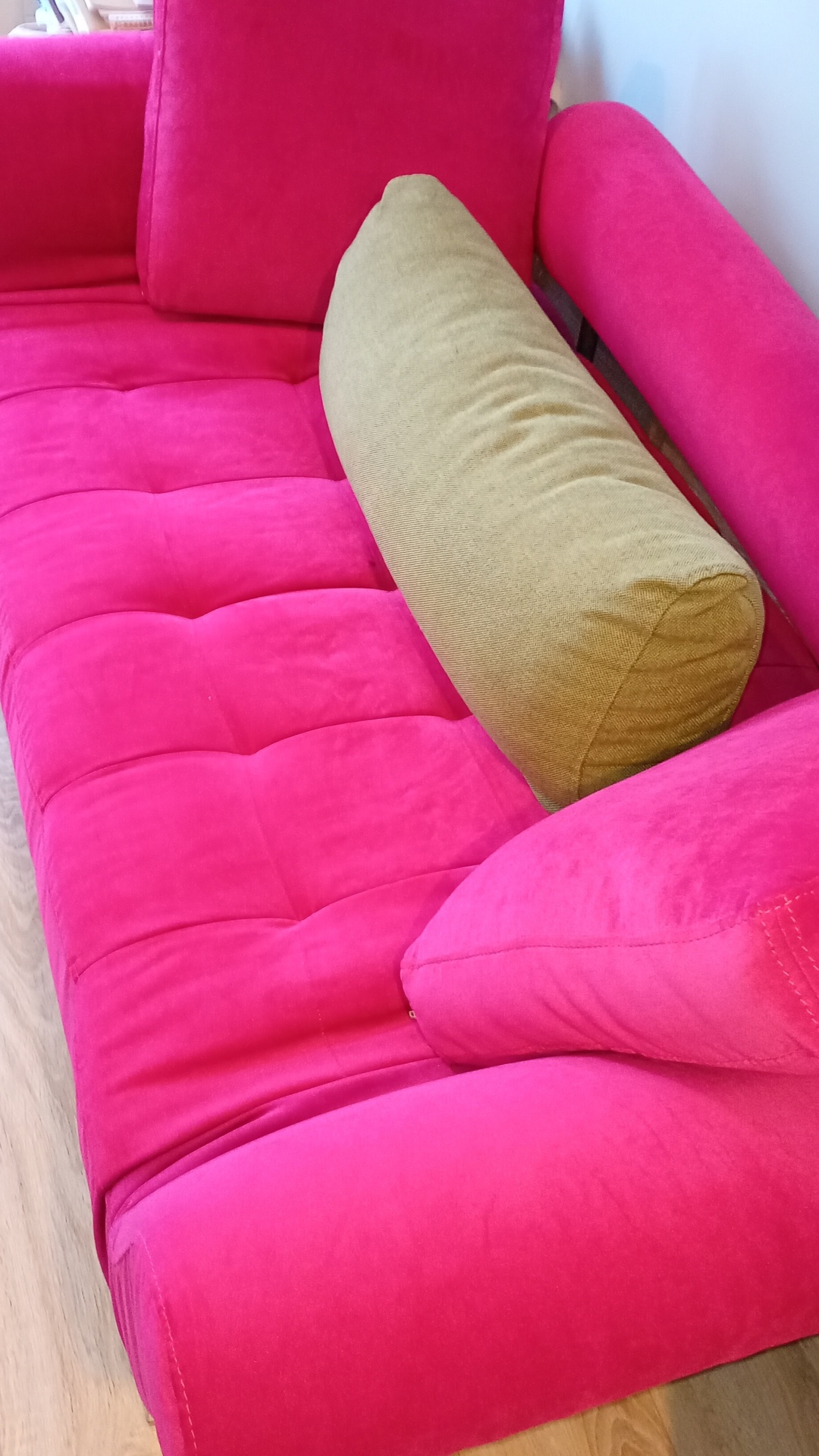 Before photo for Пране на мека мебел и килими