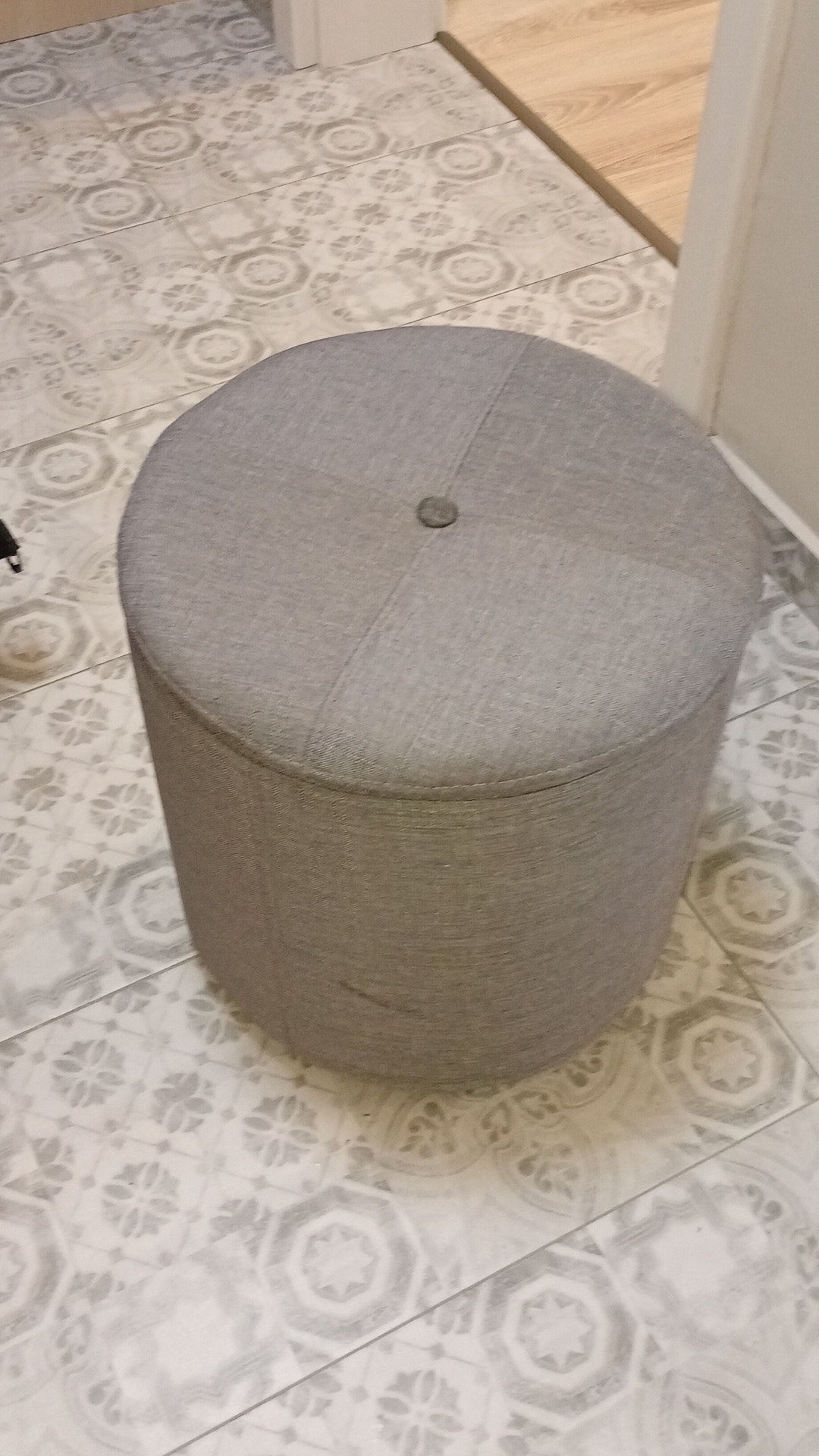 Before photo for Пране на мека мебел и килими